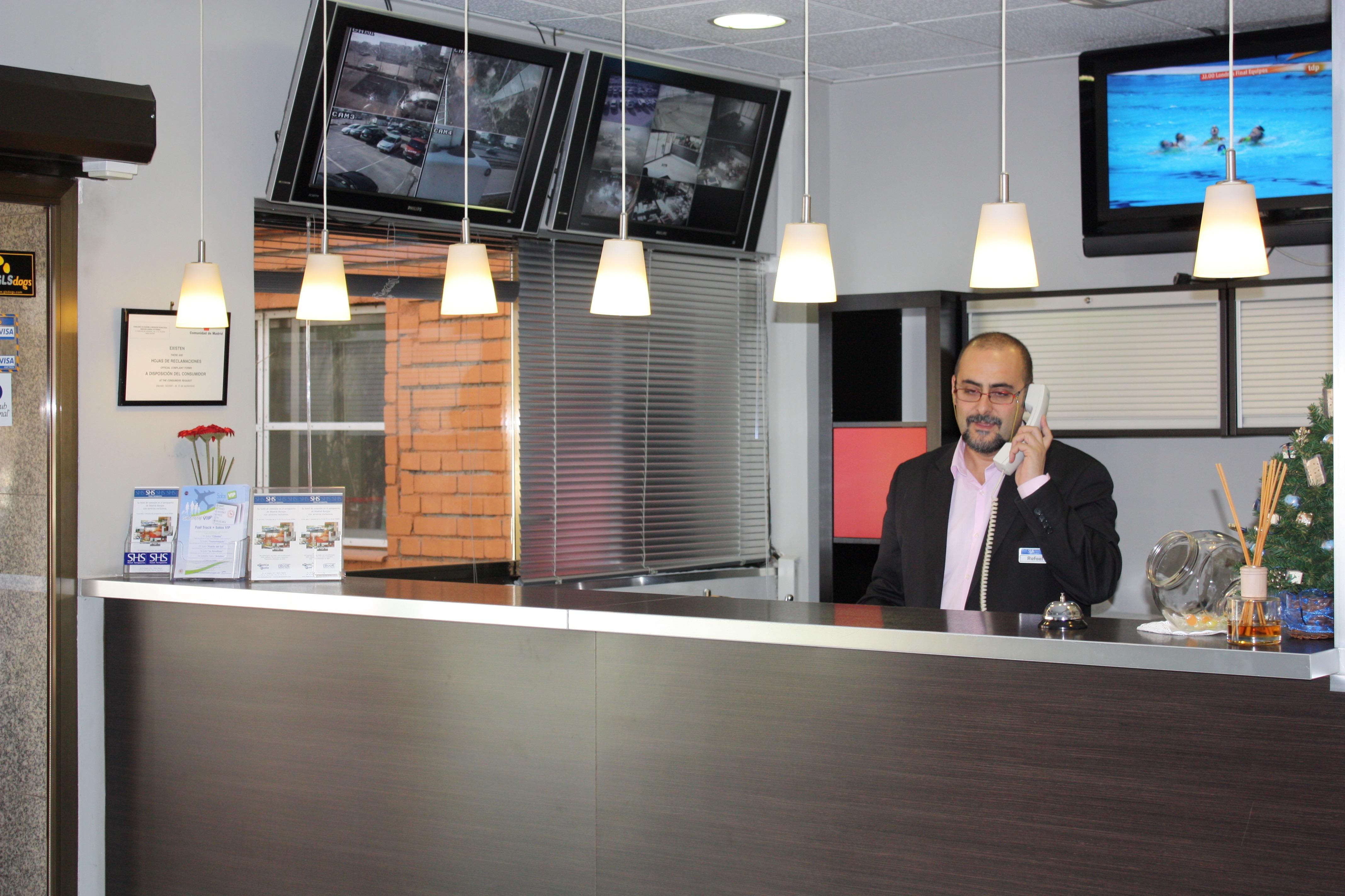 Ap Hotel Madrid Airport Exterior foto